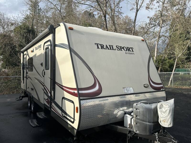 2013 R-Vision Trail Lite 25RKS / 27ft for sale at Jim Clarks Consignment Country - Travel Trailers in Grants Pass OR