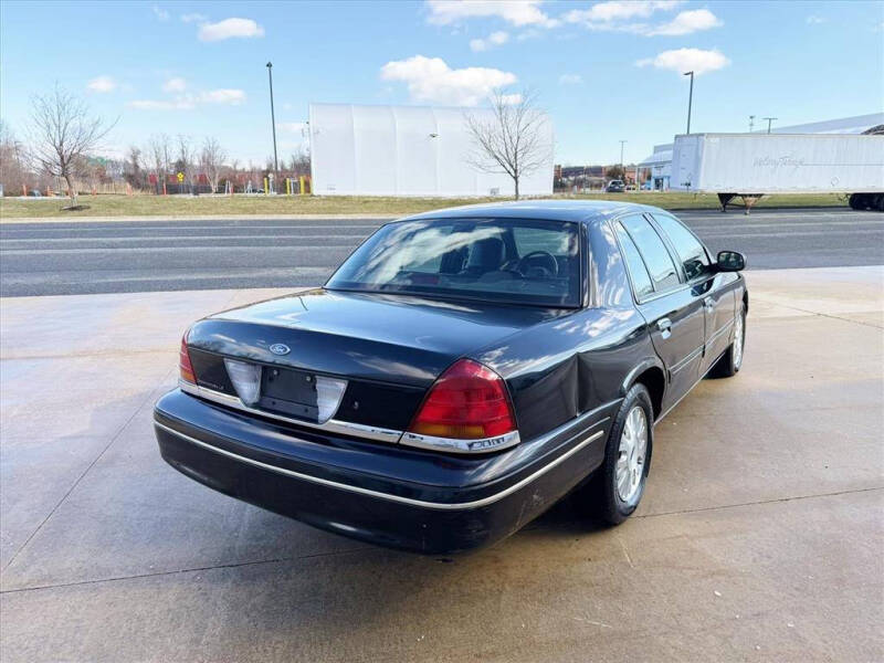 2003 Ford Crown Victoria LX