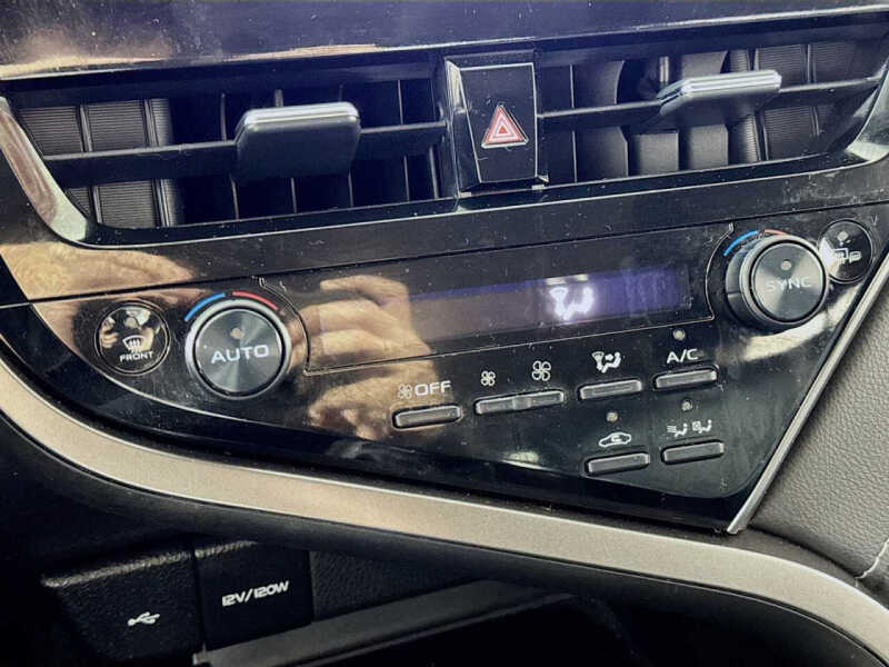 2022 Toyota Camry Hybrid SE Nightshade