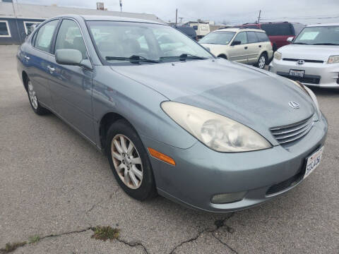 2003 Lexus ES 300 for sale at COMMUNITY AUTO in Fresno CA