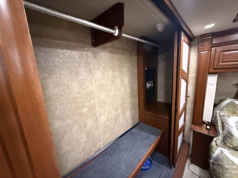 2014 Winnebago 42GD