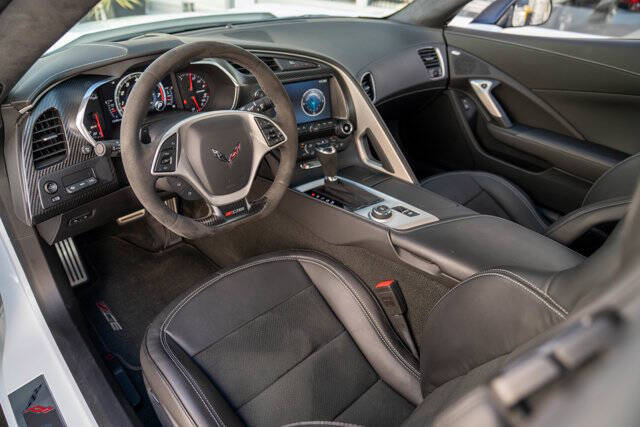 2015 Chevrolet Corvette 12