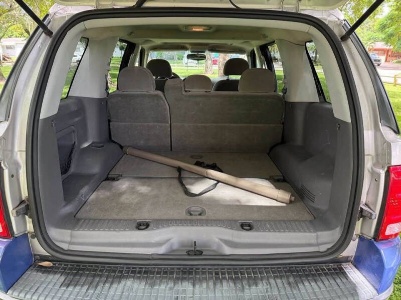 2004 Ford Explorer XLT