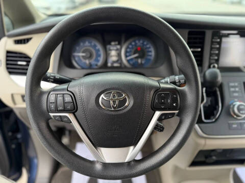 2020 Toyota Sienna LE 8-Passenger