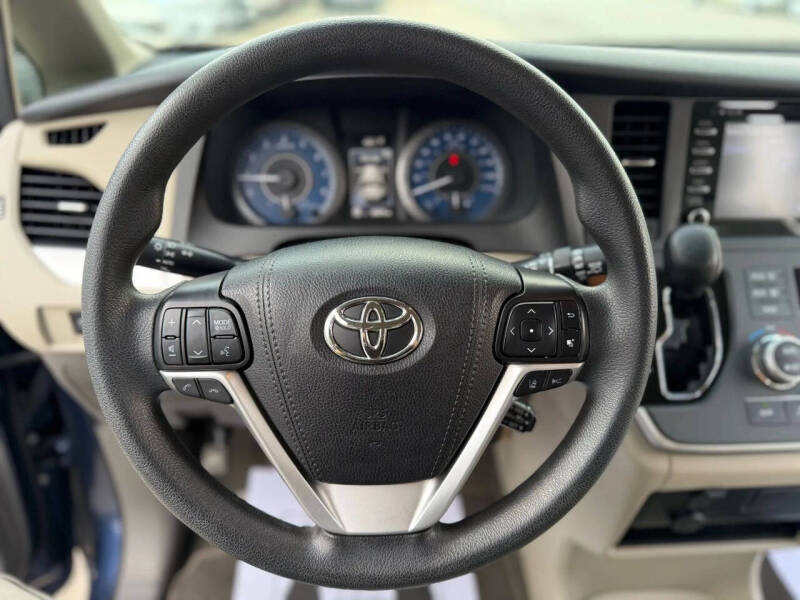 2020 Toyota Sienna LE 8-Passenger