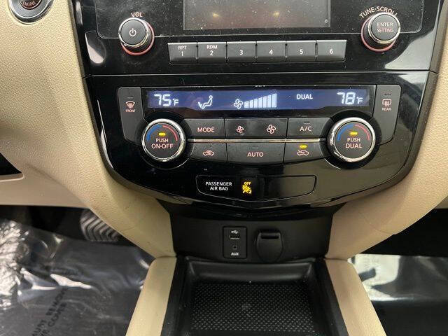 2016 Nissan Rogue SV