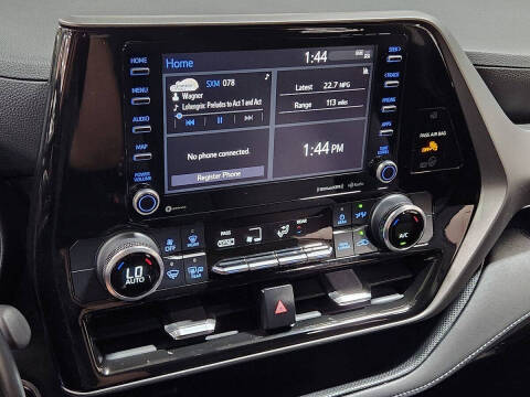 2022 Toyota Highlander LE