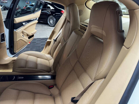 2015 Porsche Panamera 4