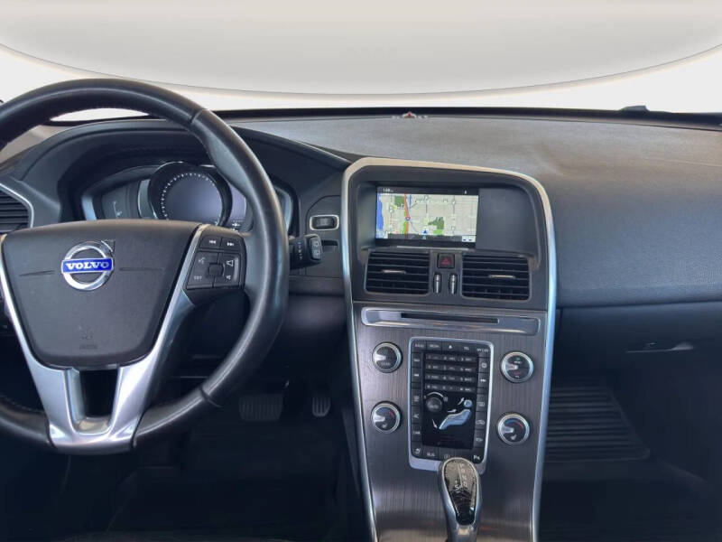 2016 Volvo XC60 T6 Drive-E