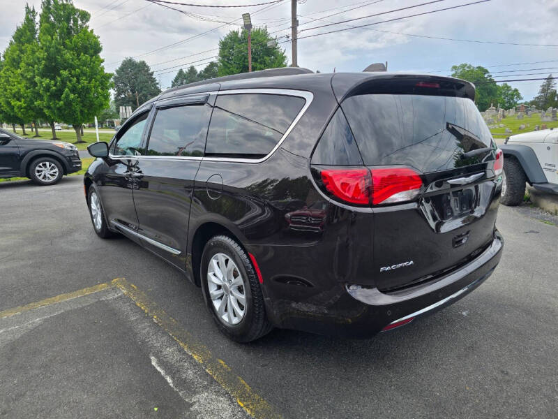 2017 Chrysler Pacifica Touring-L