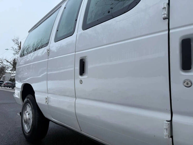 2013 Ford E-Series E-350 SD XLT
