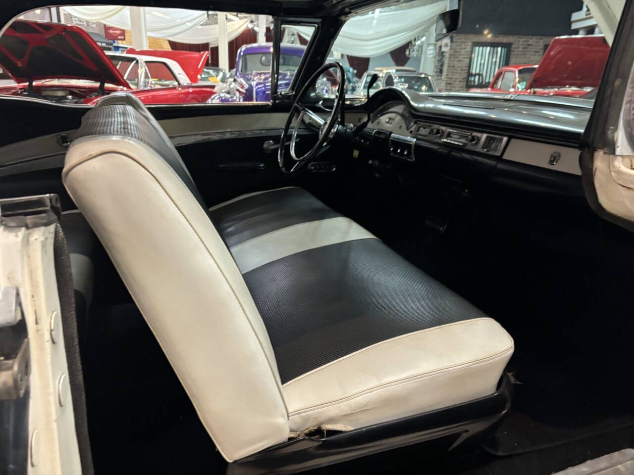1957 Ford Fairlane 18