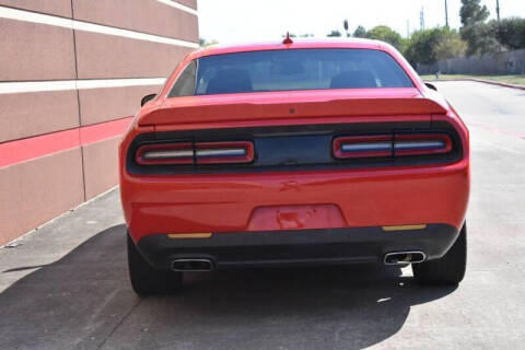 2016 Dodge Challenger SXT Plus