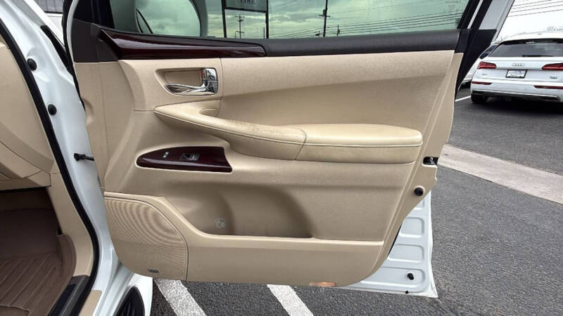 2013 Lexus LX 570
