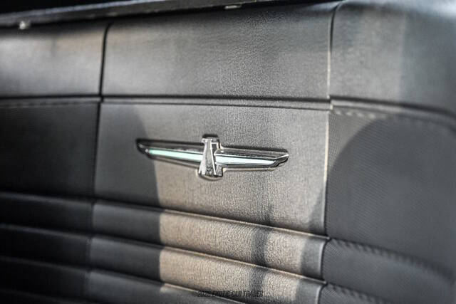 2005 Ford Thunderbird Deluxe