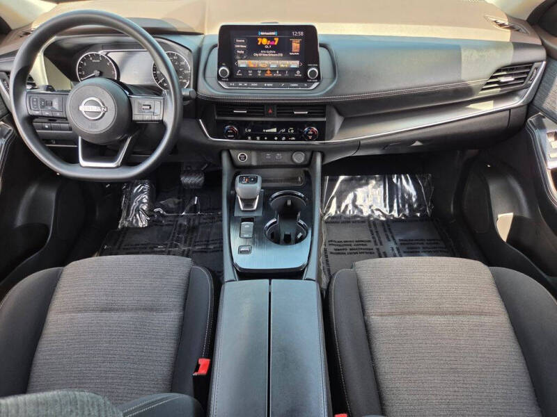 2023 Nissan Rogue SV - Photo 13
