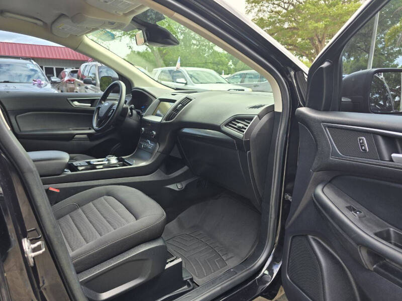 2020 Ford Edge SE