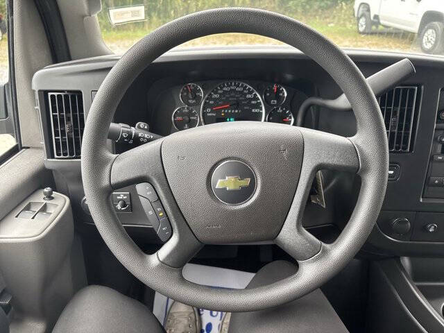 2025 Chevrolet Express 2500