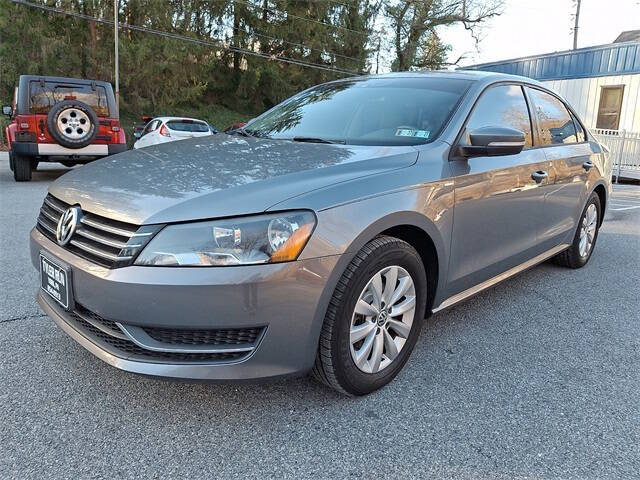 2014 Volkswagen Passat 1.8T S PZEV