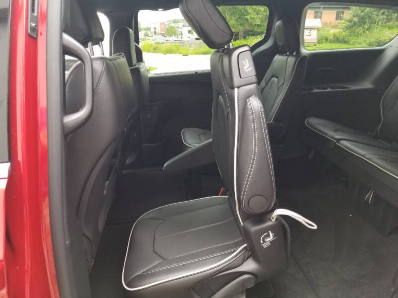 2027 Chrysler Pacifica Limited