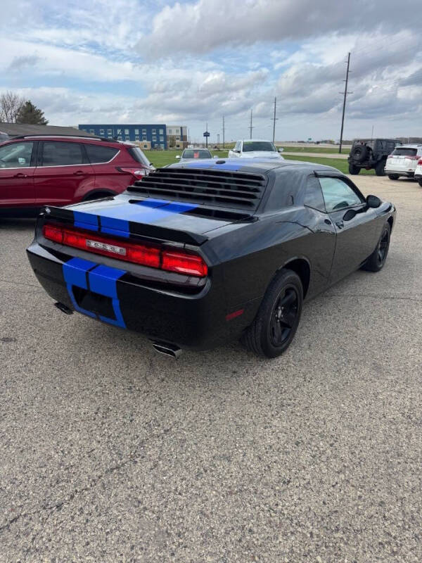 2012 Dodge Challenger SXT Plus