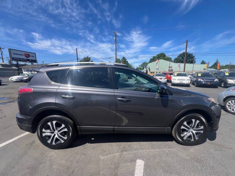 2017 Toyota RAV4 LE