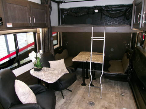 2019 Forest River Shockwave 25rqmx