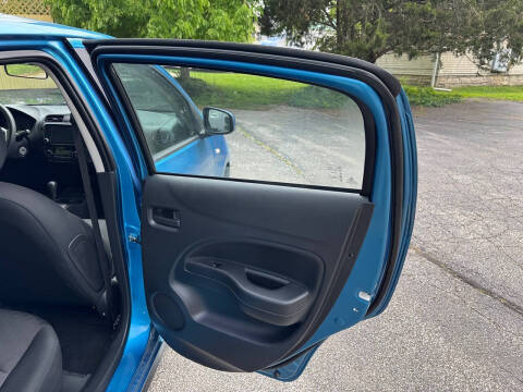 2024 Mitsubishi Mirage ES