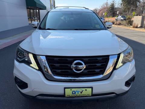 2017 Nissan Pathfinder SV