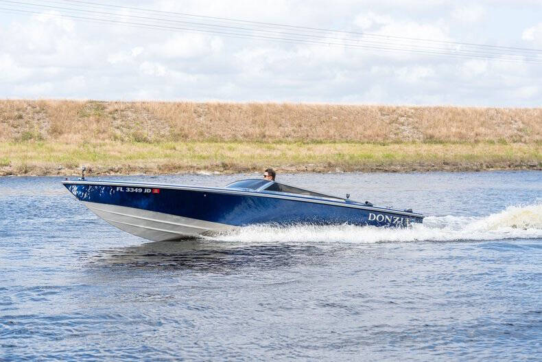 1994 Donzi Marine Classic 22