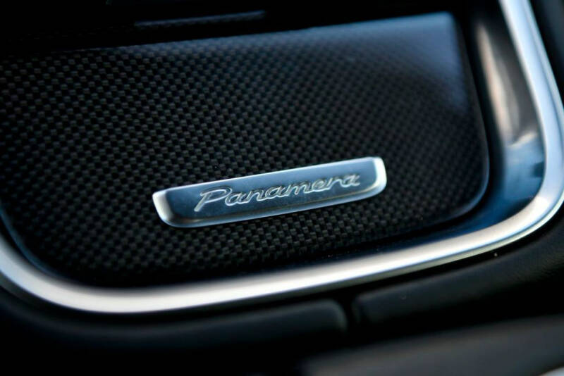 2018 Porsche Panamera Turbo S E-Hybrid