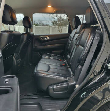 2019 Nissan Pathfinder SL