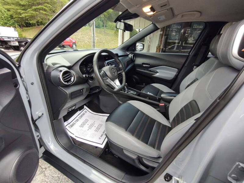 2021 Nissan Kicks SR