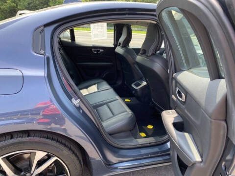 2024 Volvo S60 B5 Core Dark Theme