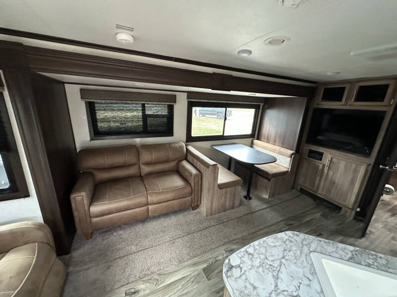 2018 FOR SALE!!  Jayco Jayfeather 27R