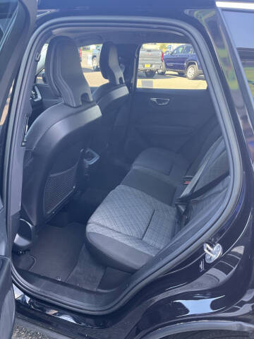 2023 Volvo XC60 B5 Core