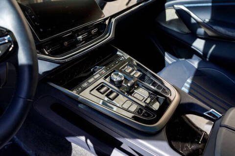 2025 Aston Martin DBX 707