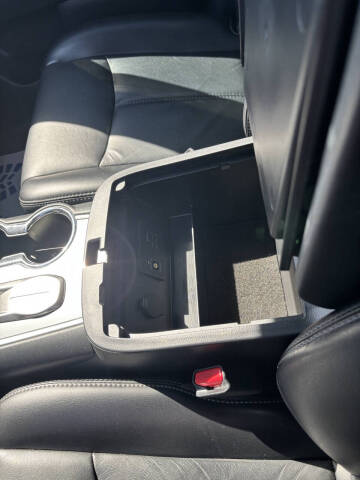 2017 Nissan Pathfinder SL