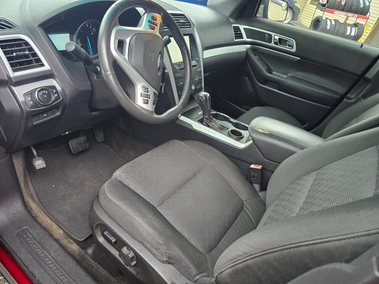 2015 Ford Explorer for sale at QUEENSGATE AUTO SALES in York, PA