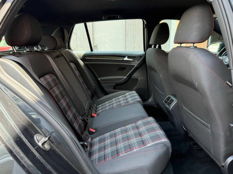 2017 Volkswagen Golf GTI S