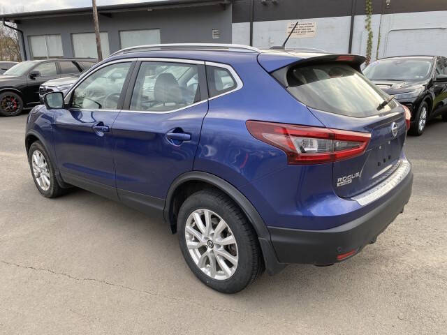 2022 Nissan Rogue Sport SV