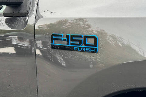 2025 Ford F-150 Lightning Flash