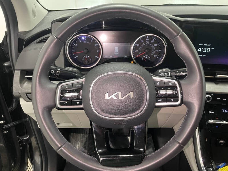 2024 Kia Carnival EX