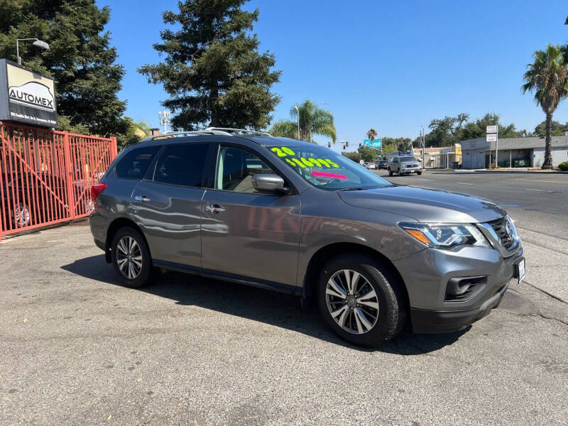 2020 Nissan Pathfinder S photo 6