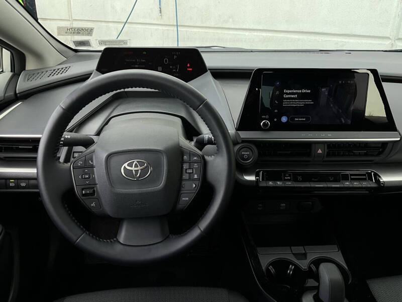 2025 Toyota Prius LE