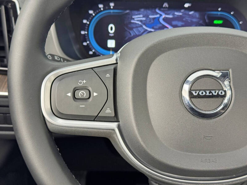 2022 Volvo XC60 Recharge T8 Inscription Expression