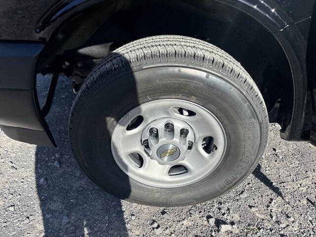 2025 Chevrolet Express 2500