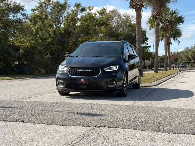 2022 Chrysler Pacifica Hybrid Touring L