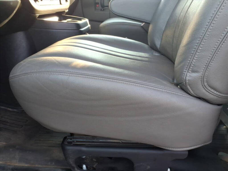 2023 Chevrolet Express 2500