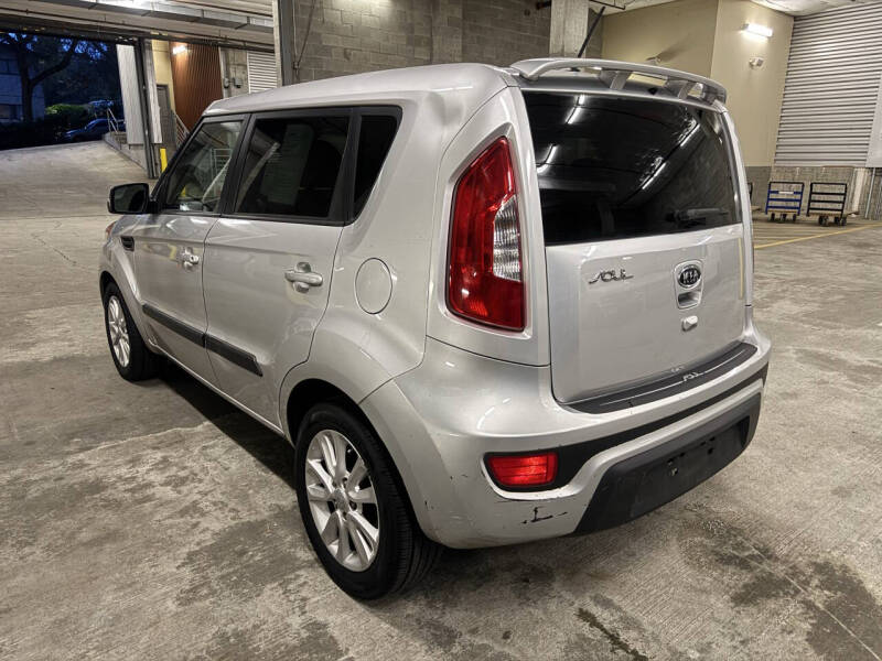 2012 Kia Soul +